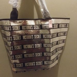 VICTORIAS SECRET  🍷